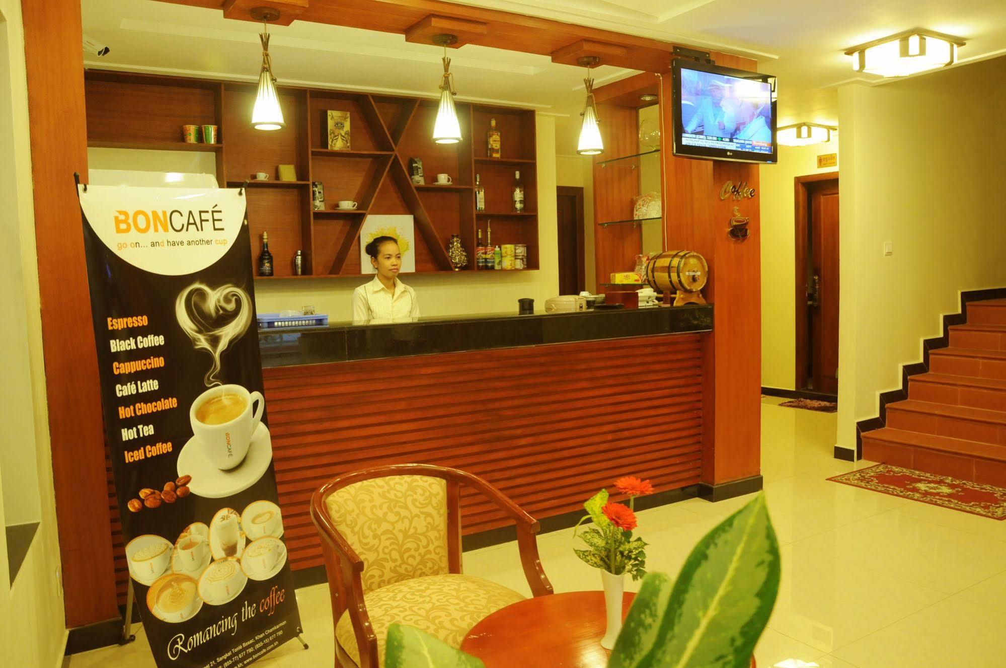 V N E Hotel Phnom Penh Exterior foto